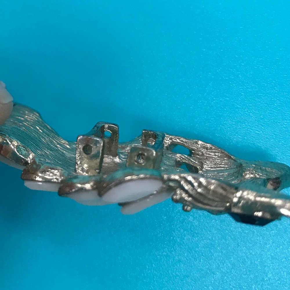 Kenneth Jay Lane Owl Pendant - Picture 4 of 4